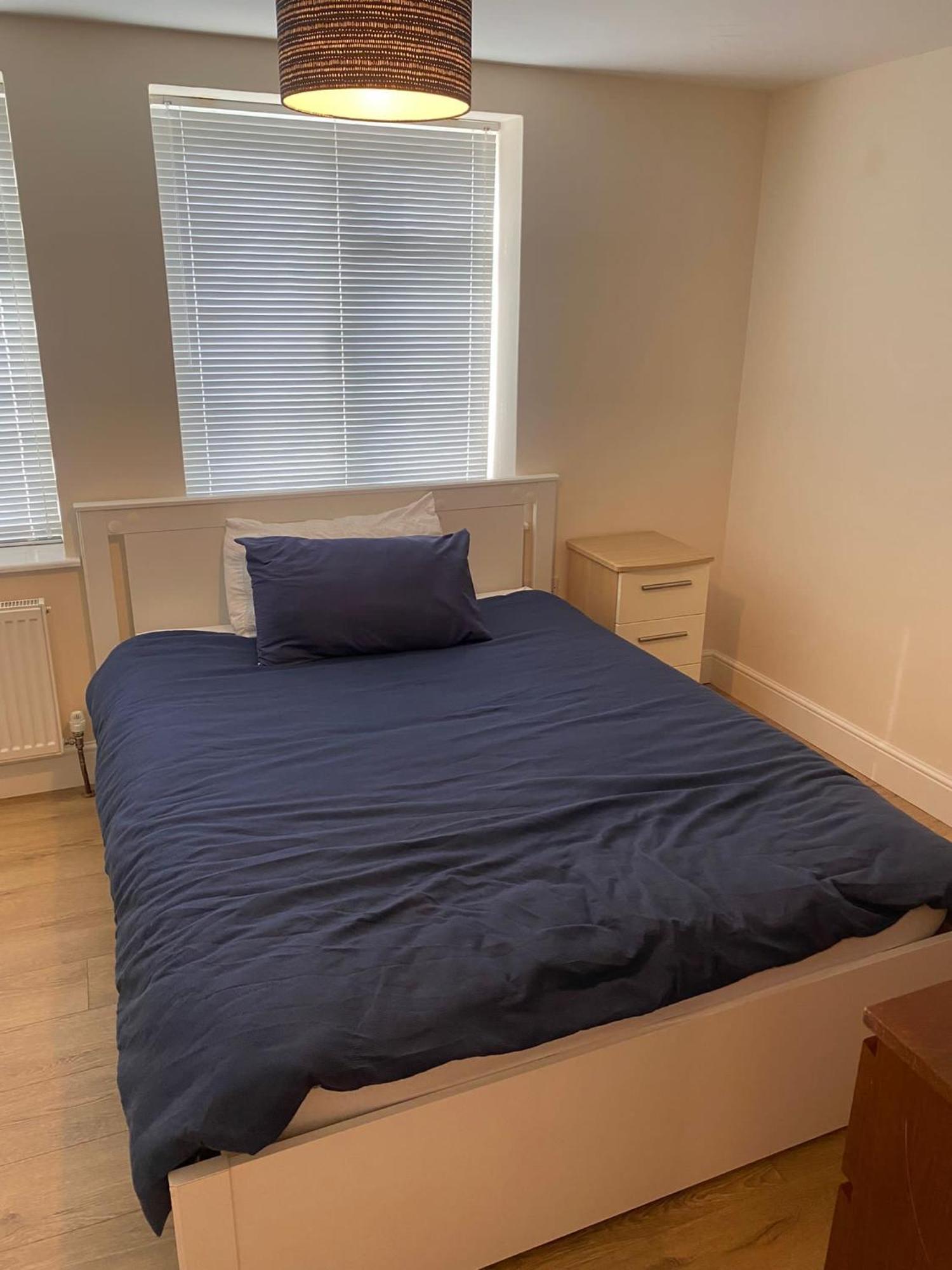 Large Luxury * Cobham (Surrey)